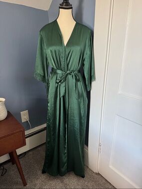 Emerald Green Satin Long Robe with Tie Belt, Lace Sleeves and Pockets